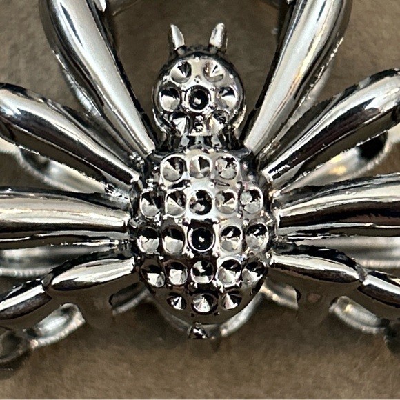 Metal Hair Claw Clips for Women | Emo Goth Spider Design Tight Metal Clip - Picture 10 of 12